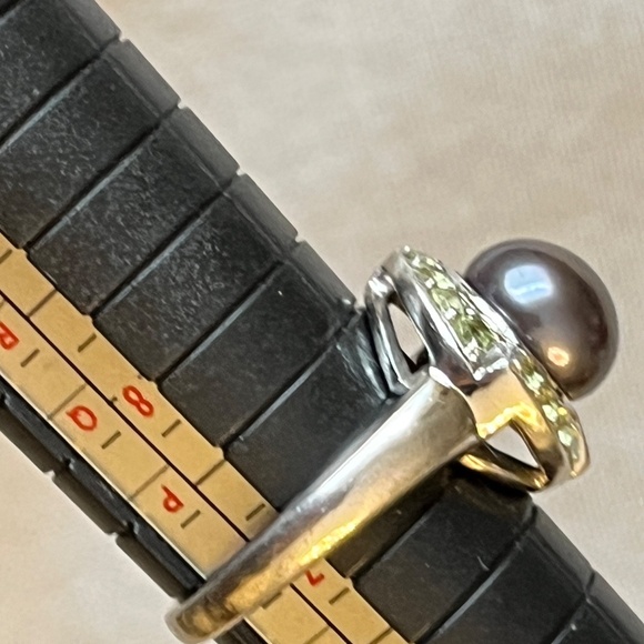 Freshwater pearl and genuine peridot ring, in sterling silver, size 7. - Picture 10 of 15
